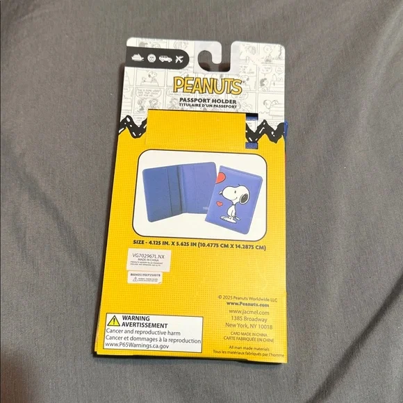 Peanuts Snoopy Passport Cover - Picture 9 of 12